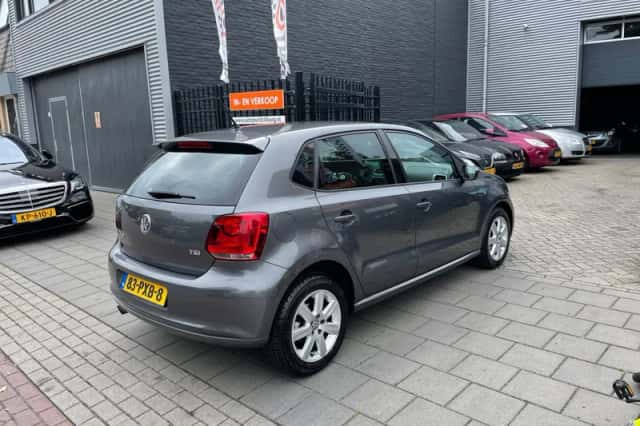 Volkswagen Polo (2011) thumbnail 4