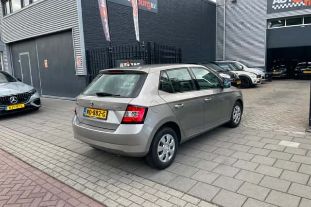 Škoda Fabia (2015) thumbnail 4