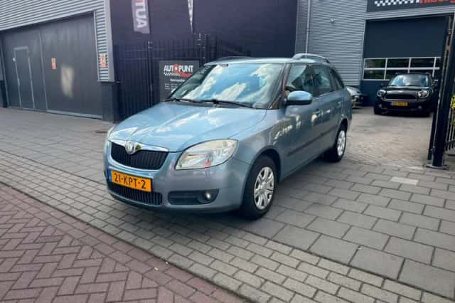 Škoda Fabia (2010) thumbnail 1