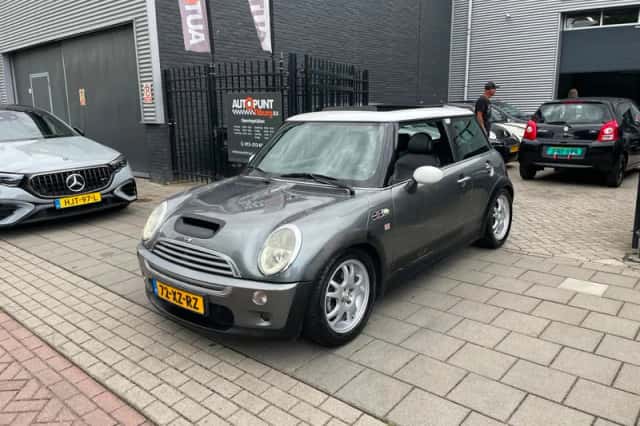 MINI Cooper S (2003) thumbnail 1