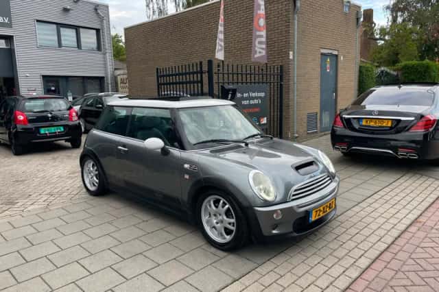 MINI Cooper S (2003) thumbnail 3