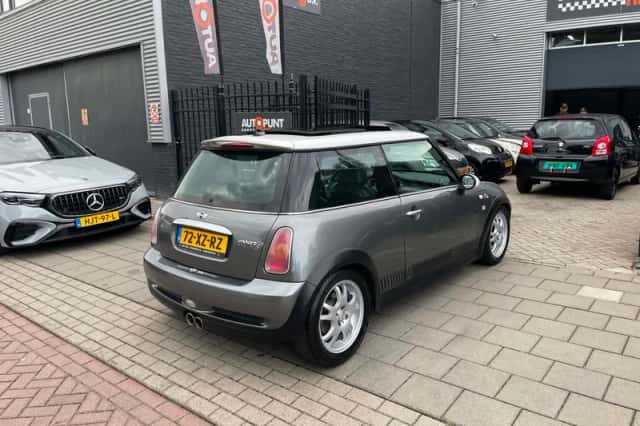 MINI Cooper S (2003) thumbnail 4
