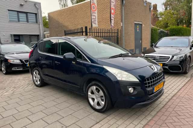 Peugeot 3008 (2009) thumbnail 3