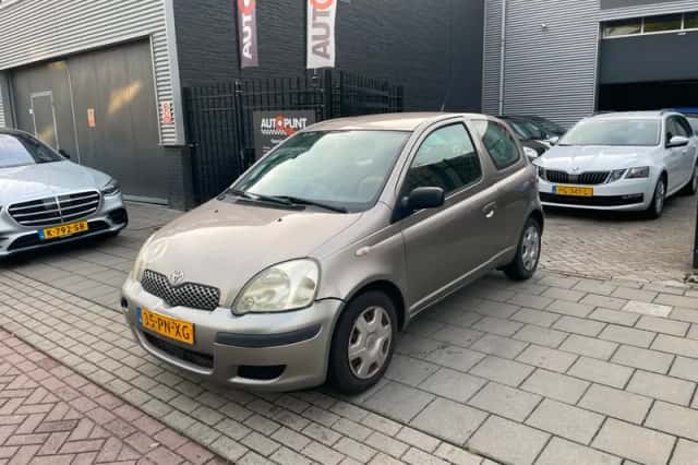 Toyota Yaris (2004) thumbnail 1