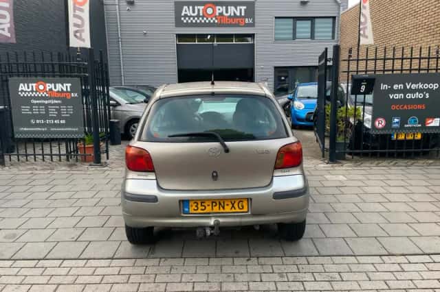 Toyota Yaris (2004) thumbnail 5