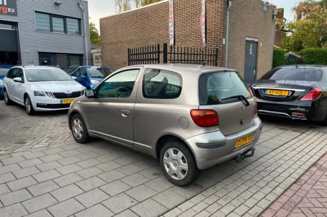 Toyota Yaris (2004) thumbnail 6