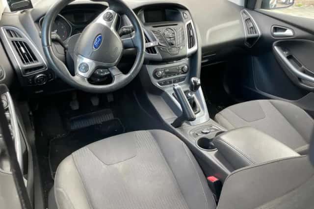 Ford Focus (2014) thumbnail 4