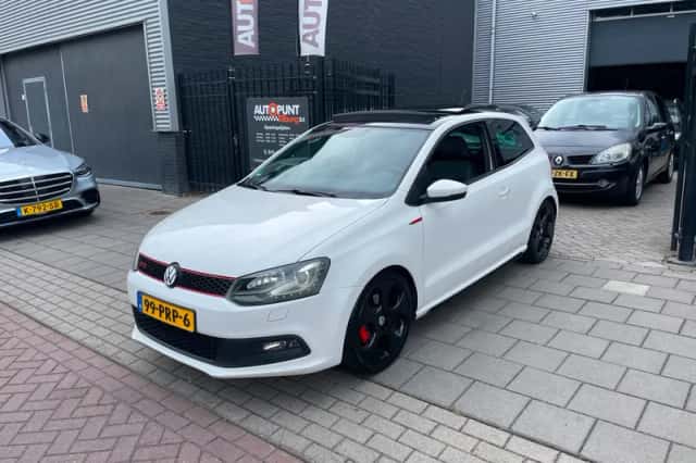 Volkswagen Polo (2011) thumbnail 1