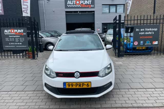 Volkswagen Polo (2011) thumbnail 2