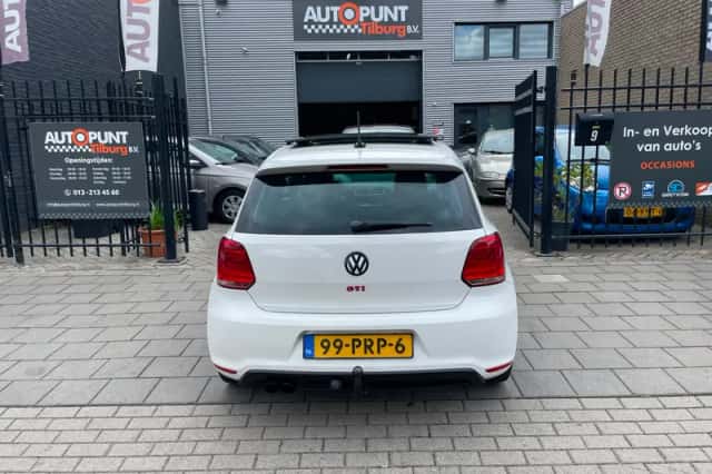 Volkswagen Polo (2011) thumbnail 5