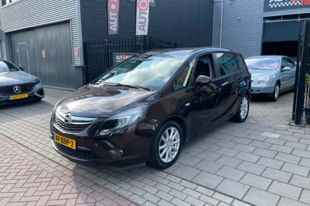 Opel Zafira (2012) thumbnail 1