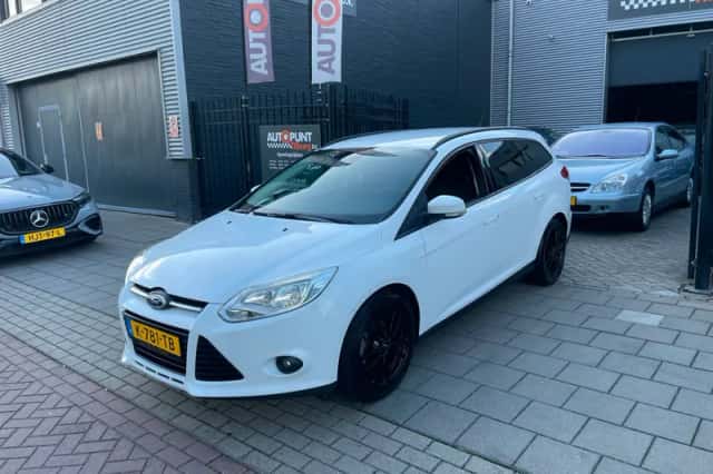 Ford Focus (2014) thumbnail 1