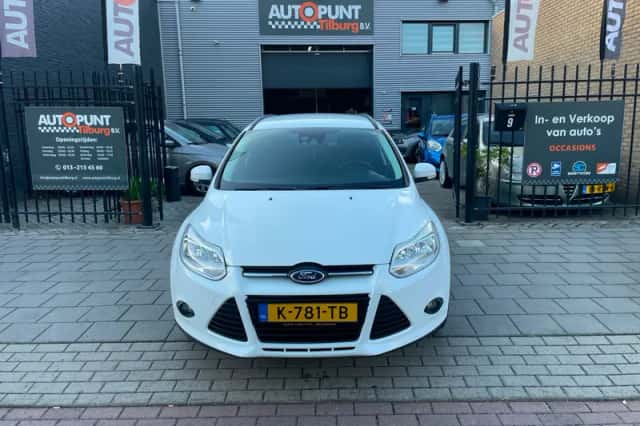 Ford Focus (2014) thumbnail 2