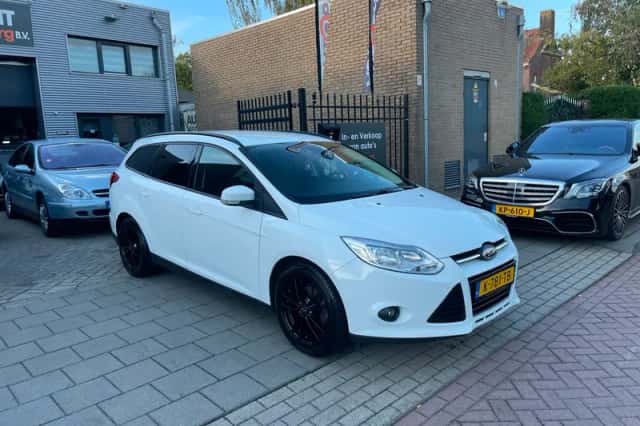 Ford Focus (2014) thumbnail 3