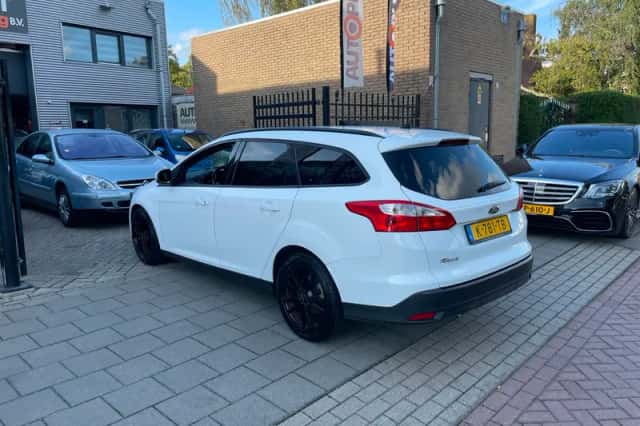 Ford Focus (2014) thumbnail 6