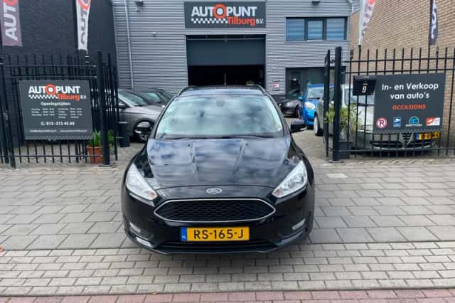 Ford Focus (2018) thumbnail 2