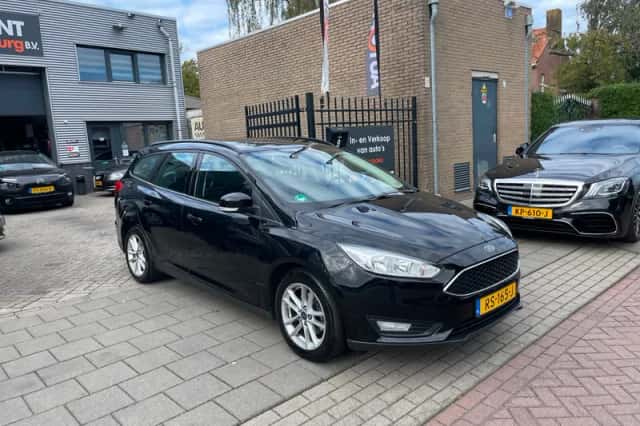 Ford Focus (2018) thumbnail 3