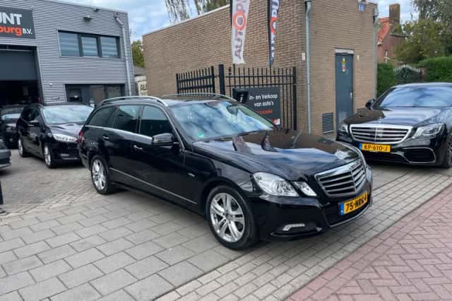 Mercedes-Benz E-Klasse (2010) thumbnail 3