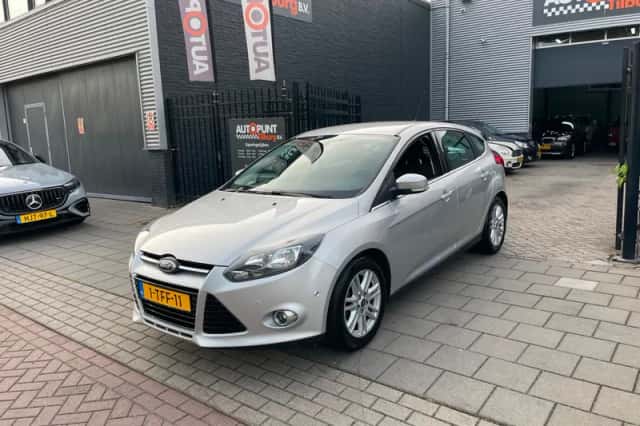 Ford Focus (2014) thumbnail 1