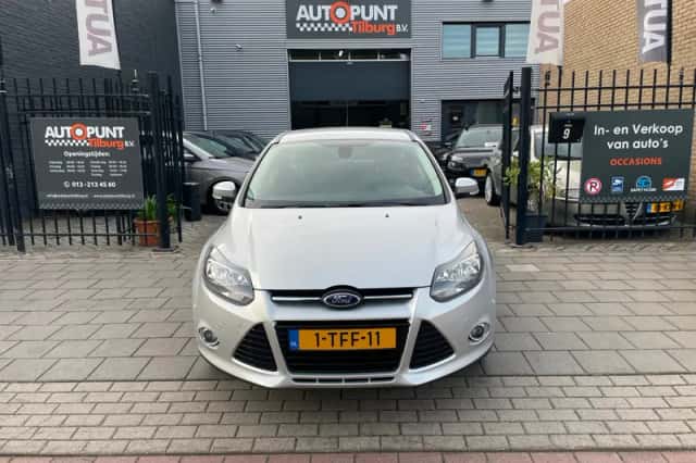 Ford Focus (2014) thumbnail 2