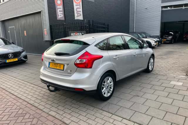 Ford Focus (2014) thumbnail 4