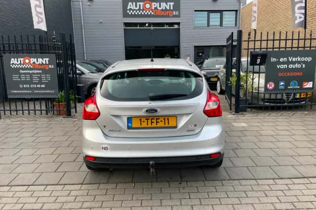 Ford Focus (2014) thumbnail 5