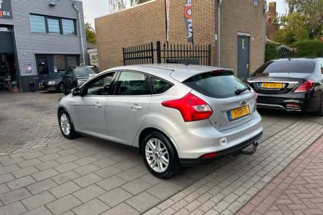 Ford Focus (2014) thumbnail 6