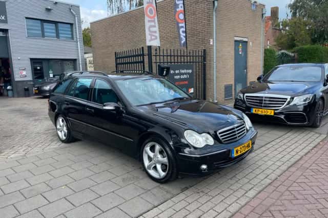 Mercedes-Benz C-Klasse (2006) thumbnail 3