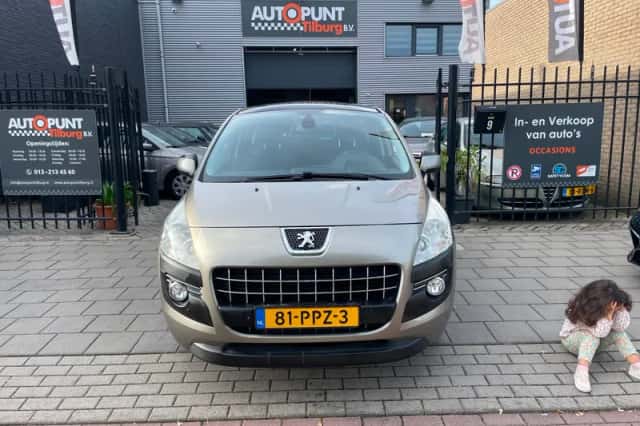 Peugeot 3008 (2011) thumbnail 2