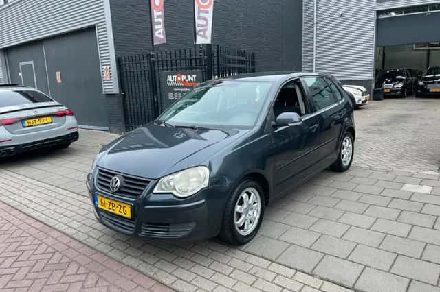 Volkswagen Polo (2008) thumbnail 1