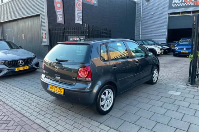 Volkswagen Polo (2008) thumbnail 4