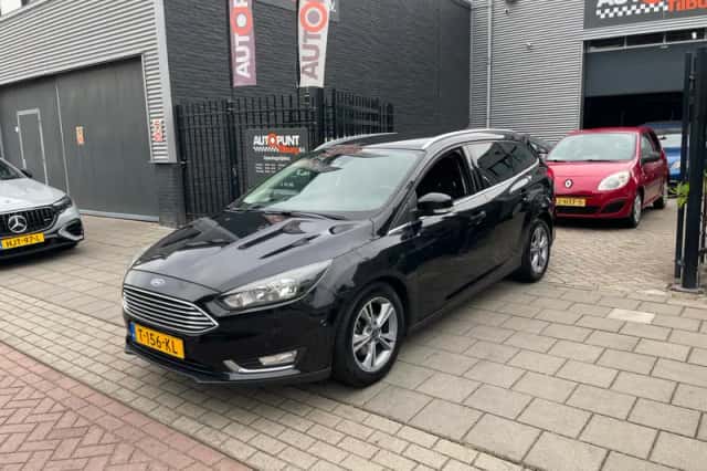 Ford Focus (2015) thumbnail 1
