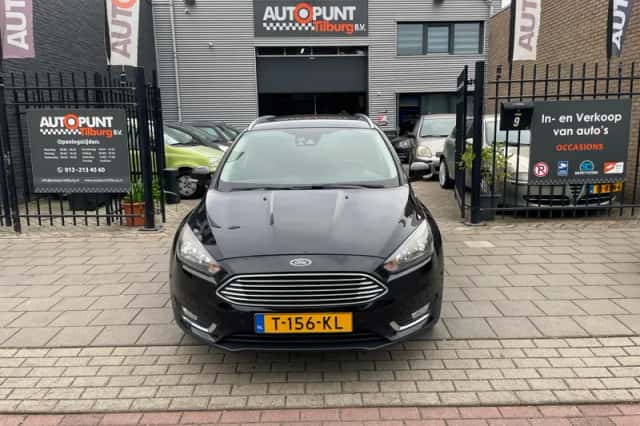 Ford Focus (2015) thumbnail 2