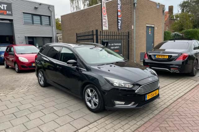Ford Focus (2015) thumbnail 3