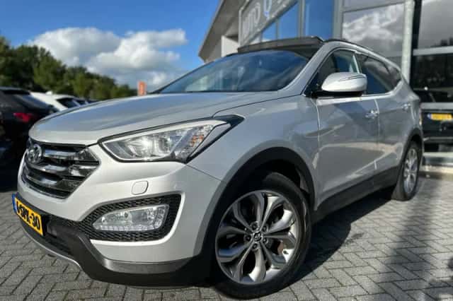Hyundai Santa Fe (2013) thumbnail 1