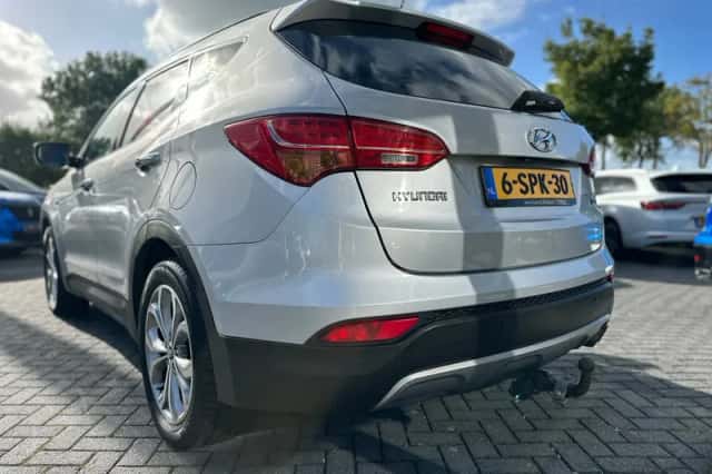 Hyundai Santa Fe (2013) thumbnail 4