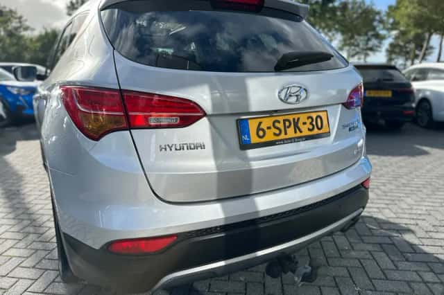 Hyundai Santa Fe (2013) thumbnail 6