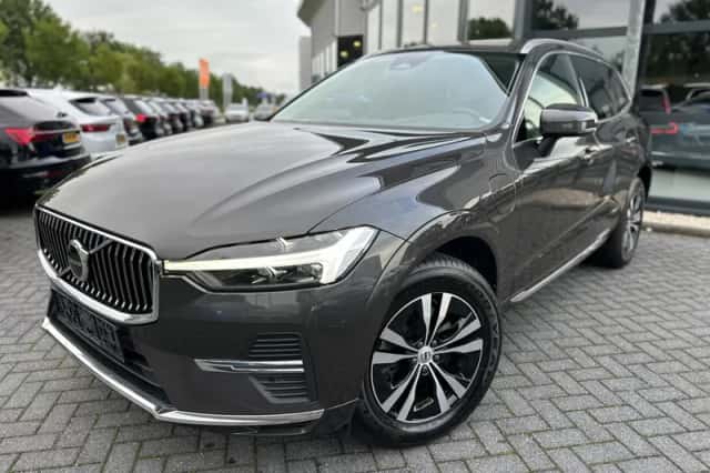 Volvo XC60 (2023) thumbnail 4