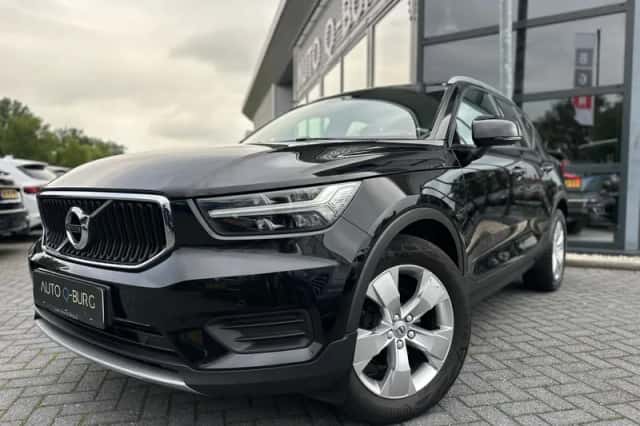 Volvo XC40 (2022) thumbnail 2