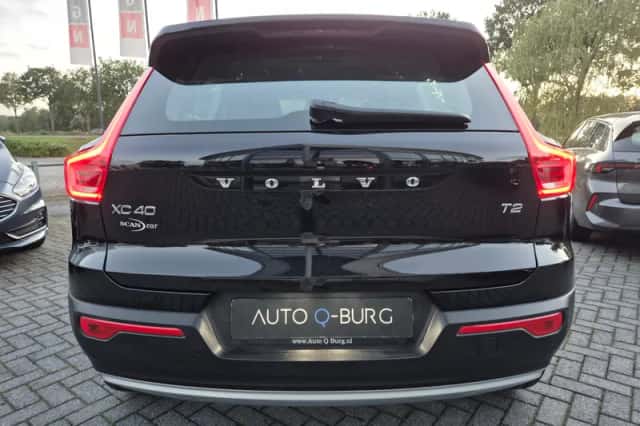 Volvo XC40 (2022) thumbnail 6