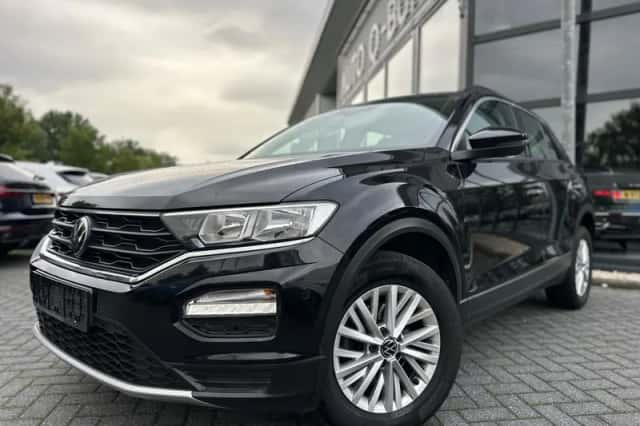 Volkswagen T-Roc (2021) thumbnail 1