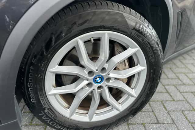 BMW X5 (2023) thumbnail 3