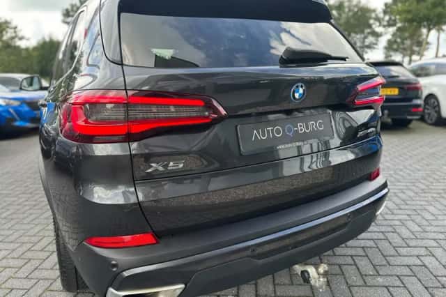 BMW X5 (2023) thumbnail 6