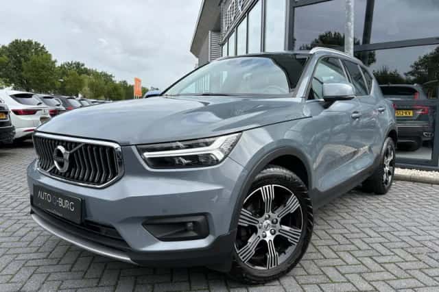 Volvo XC40 (2021) thumbnail 3