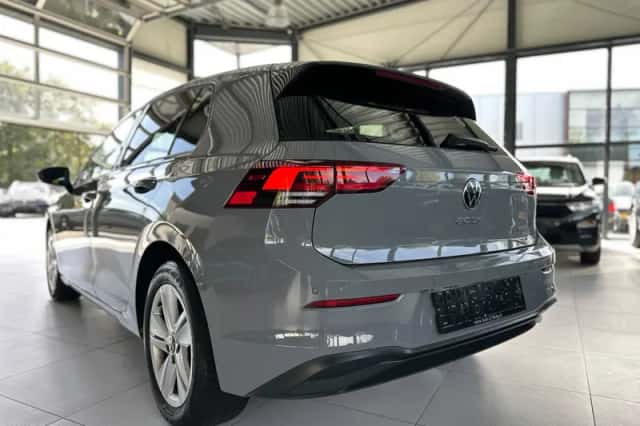 Volkswagen Golf (2021) thumbnail 4