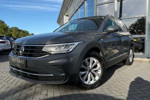 Volkswagen Tiguan (2021) thumbnail 1