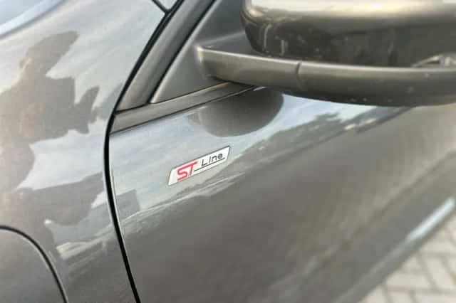 Ford Kuga (2022) thumbnail 4