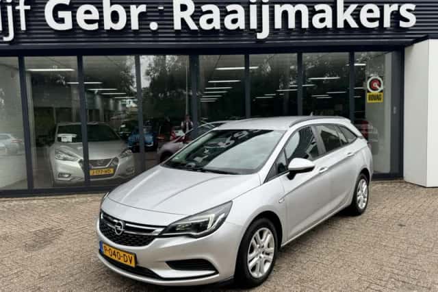 Opel Astra (2018) thumbnail 1