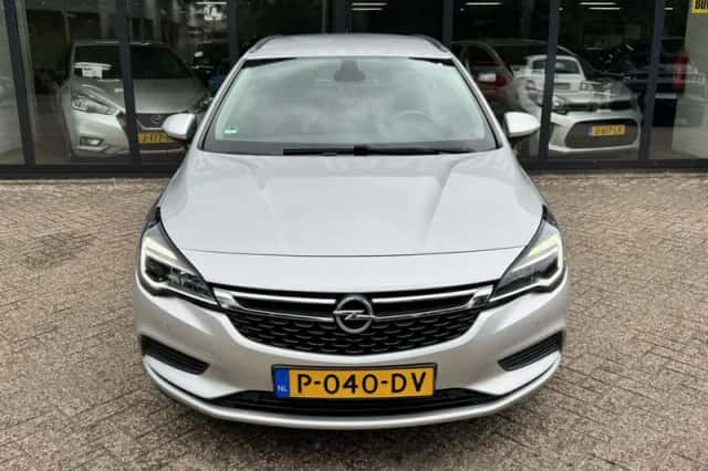 Opel Astra (2018) thumbnail 3