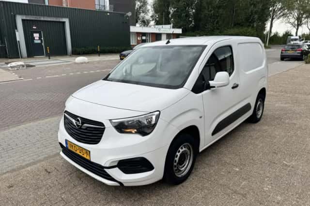 Opel Combo (2021) thumbnail 1